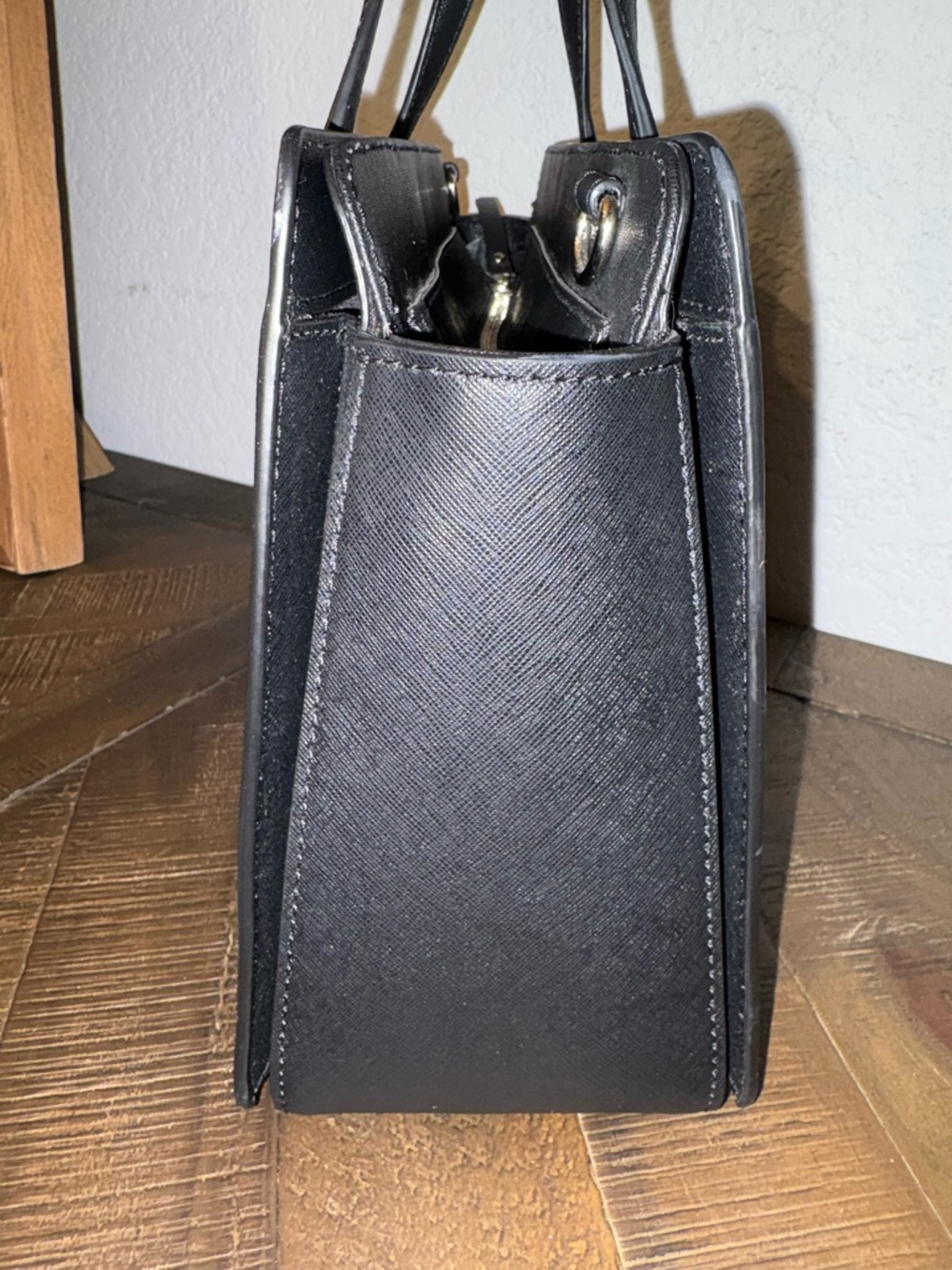 🥰Kate Spade New York Black Saffiano Leather Small Satchel Top Handle Bag - Picture 4 of 11